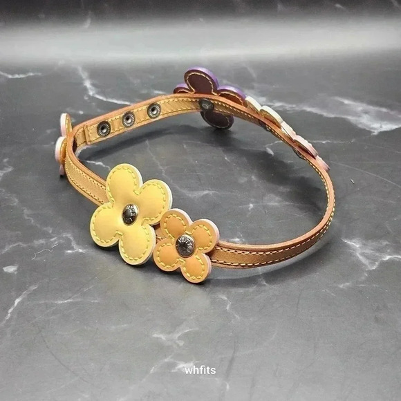 Louis Vuitton Vernis Lexington Flower Choker Necklace - Picture 2 of 4